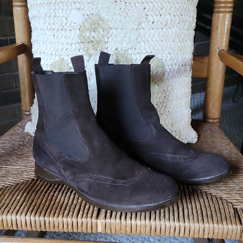 Hogan brown suede. Chelsea boot, size 41.5EU, 8.5US